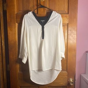 Express Black and White Elbow Length blouse. Size M